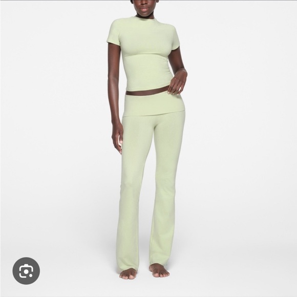SKIMS Pants - SKIMS NWOT Cotton Jersey Foldover Pant - Pistachio